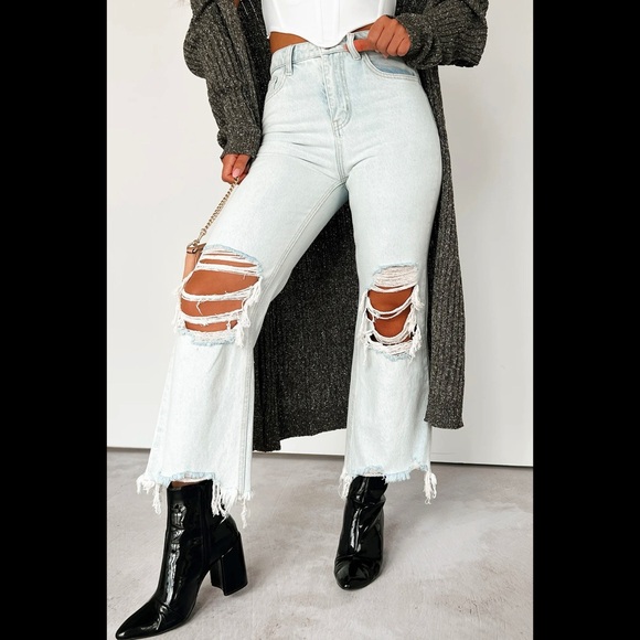 VERVET Ripped Flare Crop Jeans - Picture 4 of 11